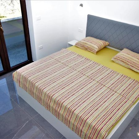 Apartments Smitran Banjole Exterior foto